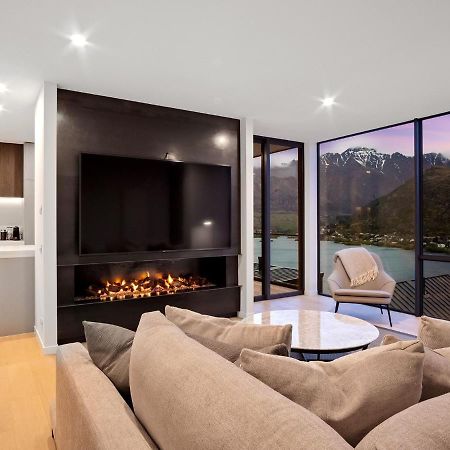 فيلا كوينستاونفي Luxury Townhouse On Woods Lane المظهر الخارجي الصورة