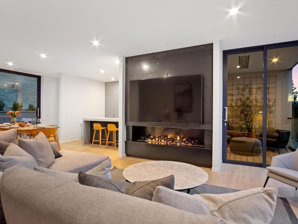 فيلا كوينستاونفي Luxury Townhouse On Woods Lane المظهر الخارجي الصورة